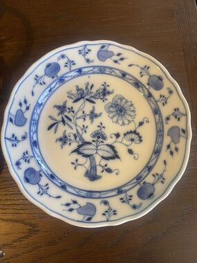 Antique Porcelain Meissen Blue Onion Scalloped Plate-9 3/4”